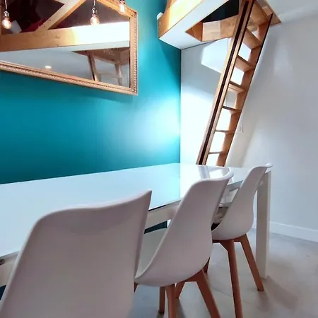 Charming House - Ideal For Families Vakantiehuis *