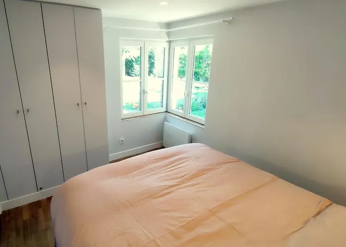 Charming House - Ideal For Families * 凡尔赛