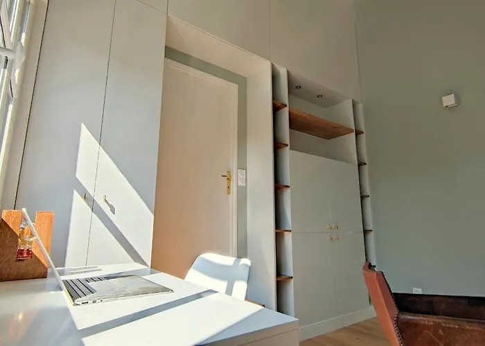 Charming House - Ideal For Families * 凡尔赛